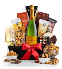 5th Avenue With Veuve Clicquot Champagne